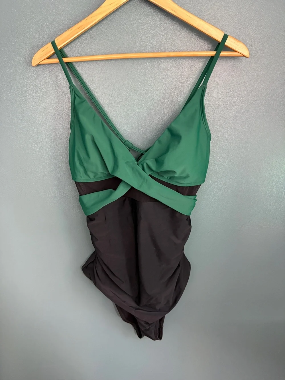 Cupshe NWT Green & Black Tummy Control Cut-Out One-Piece Swimsuit LT Large Tall